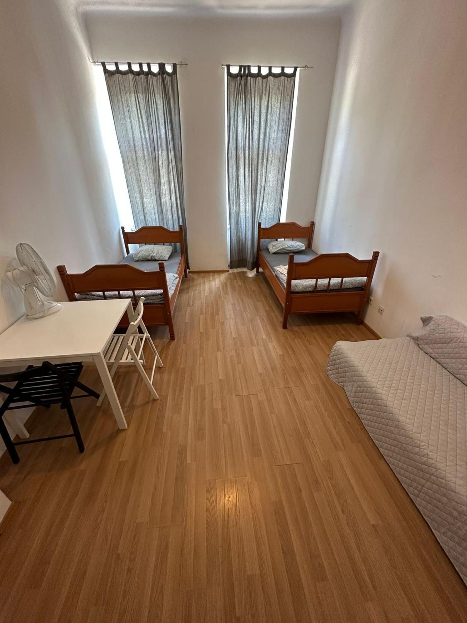 Apartmán Fuer 4 Personen In 1180 *